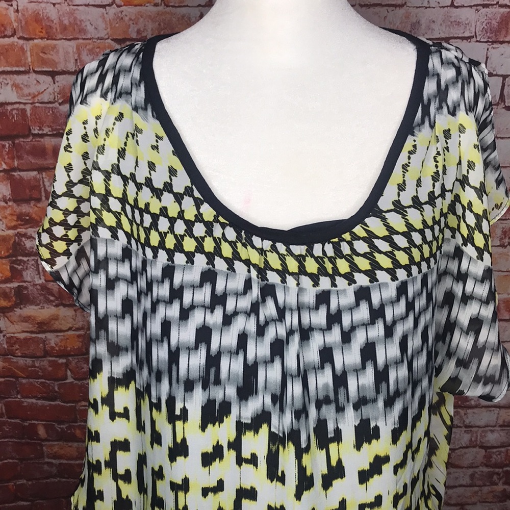 AB Studio Yellow Black and White Geometric Print Overlay Blouse - Picture 3 of 13